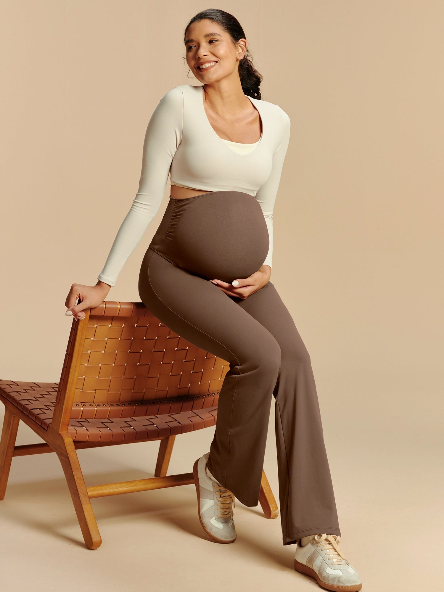IUGA Maternity Leggings With Pockets Over The Belly | Affordable Yoga Leggings & Activewear by IUGA
