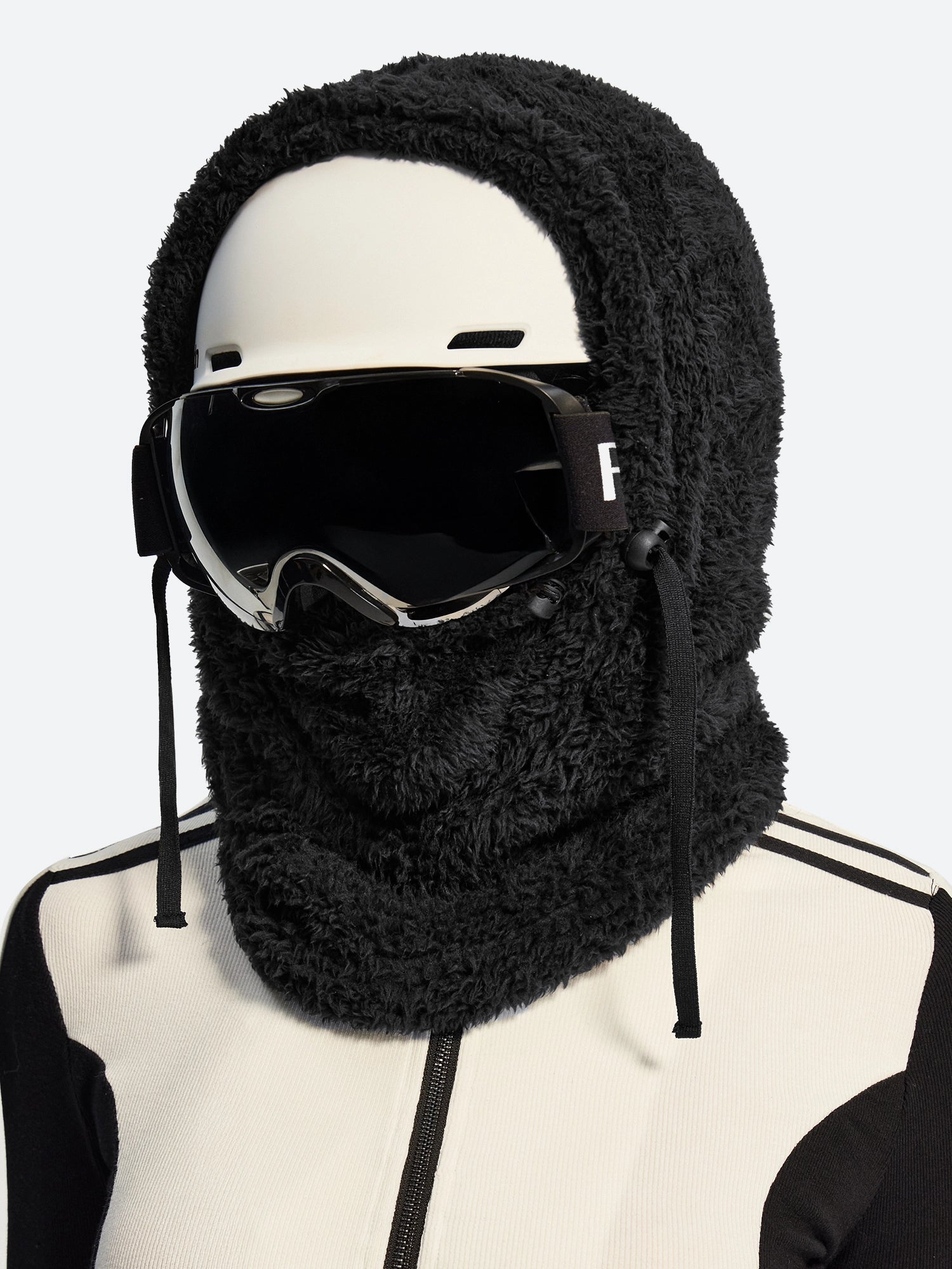 IUGA Velvet Balaclava Wind-Resistant Winter Face Mask | Affordable Yoga Leggings & Activewear by IUGA