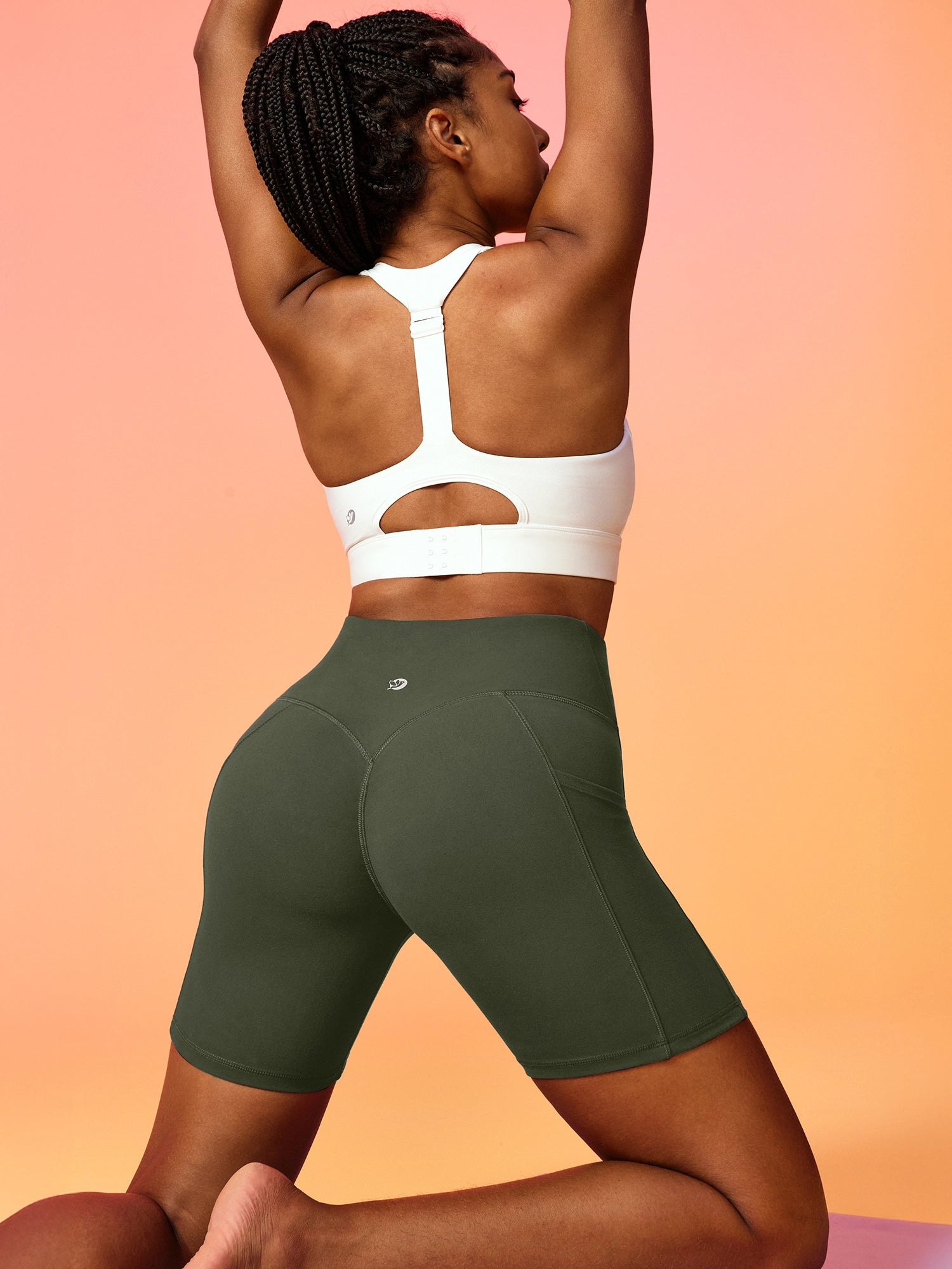 IUGA FlexTight High Waist No Front Seam Scrunch Butt Shorts With Pockets | Affordable Yoga Leggings & Activewear by IUGA