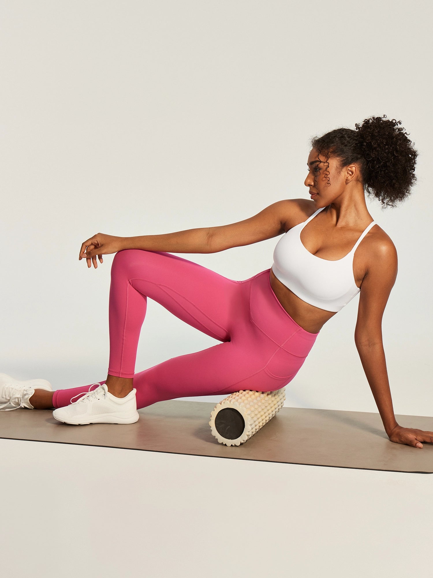 IUGA PowerTight Fixed-Cup Strappy Ultra-Soft Sports Bra | Affordable Yoga Leggings & Activewear by IUGA